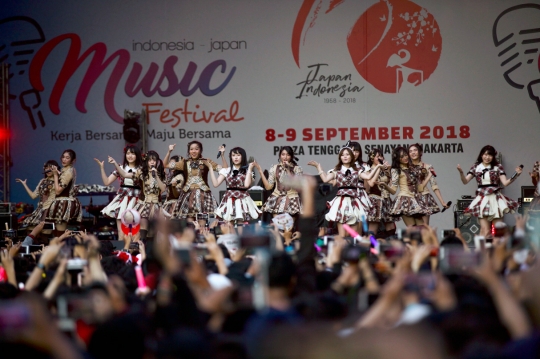 Serunya kolaborasi JKT48 dan AKB48 di Indonesia - Japan Music Festival 2018