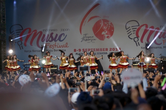 Serunya kolaborasi JKT48 dan AKB48 di Indonesia - Japan Music Festival 2018