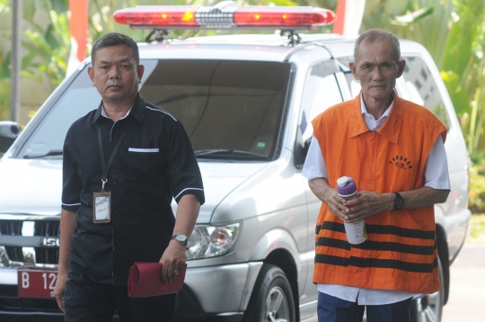 KPK periksa eks anggota DPRD Sumut Elezaro Duha