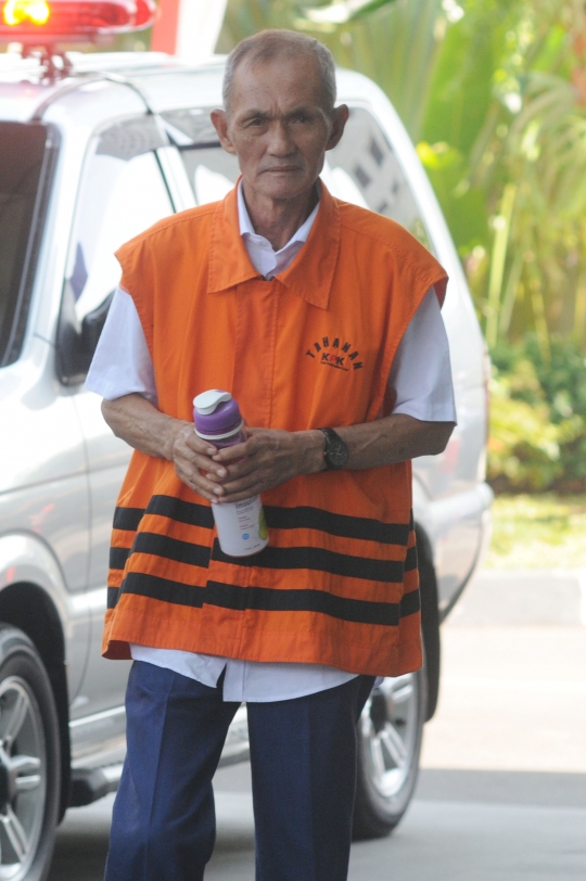 KPK periksa eks anggota DPRD Sumut Elezaro Duha