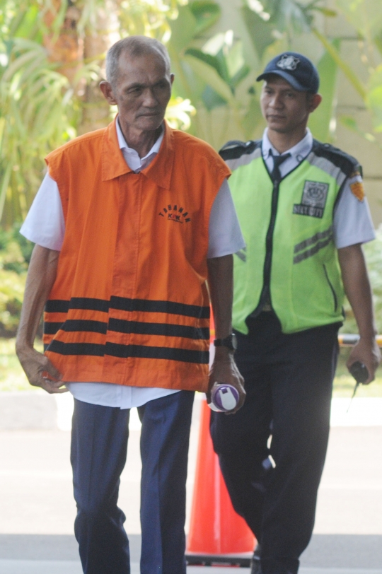 KPK periksa eks anggota DPRD Sumut Elezaro Duha