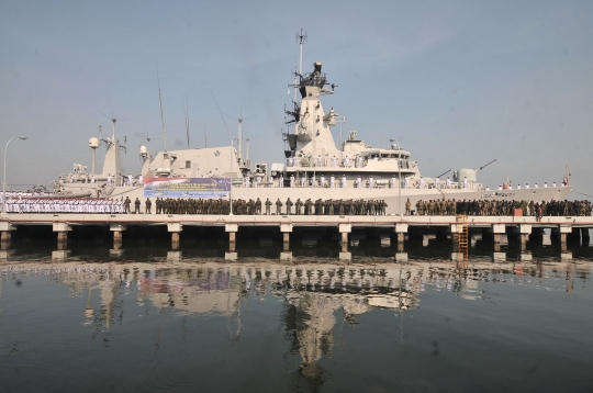 Ribuan prajurit laksanakan upacara peringatan HUT ke-73 TNI AL