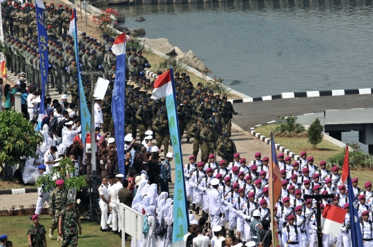 Ribuan prajurit laksanakan upacara peringatan HUT ke-73 TNI AL