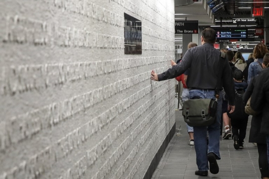 Hancur pascaserangan 9/11, stasiun kereta bawah tanah New York kembali dibuka