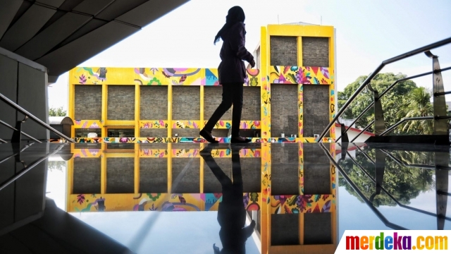 Foto Mural Karya Seniman Kolombia Hiasi Taman Ismail