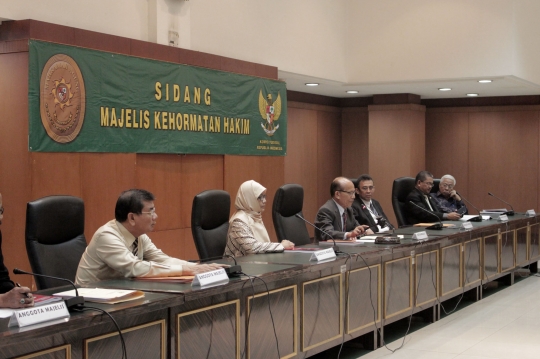 Sidang Majelis Kehormatan Hakim terkait kasus suap JWL