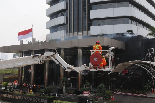 Ada kebakaran, ratusan pegawai KPK berhamburan tinggalkan gedung