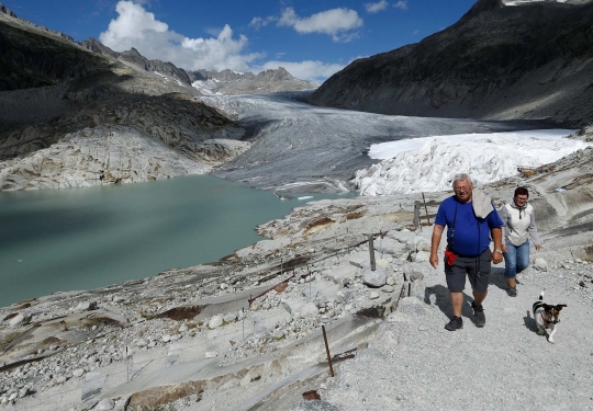 Mirisnya kondisi terkini gletser di Swiss dibanding 10 tahun lalu