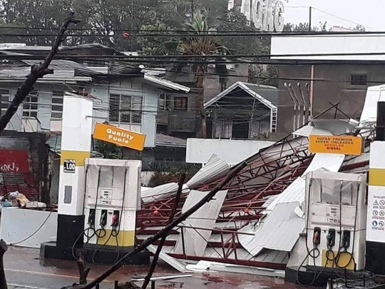 Porak-poranda bandara di Filipina usai diterjang Topan Mangkhut