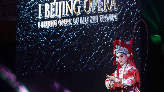 Serunya pentas Beijing Opera yang tampilkan budaya Tiongkok dan Indonesia