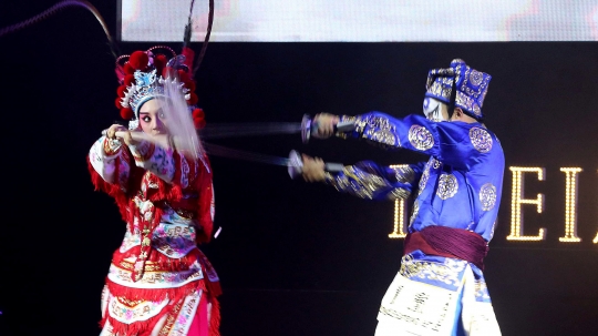 Serunya pentas Beijing Opera yang tampilkan budaya Tiongkok dan Indonesia