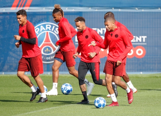 Keakraban Neymar dan Mbappe berlatih bersama jelang hadapi Liverpool