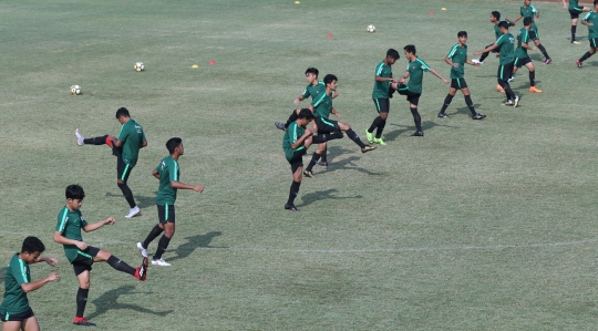 Timnas Indonesia U-19 latihan matangkan pola permainan