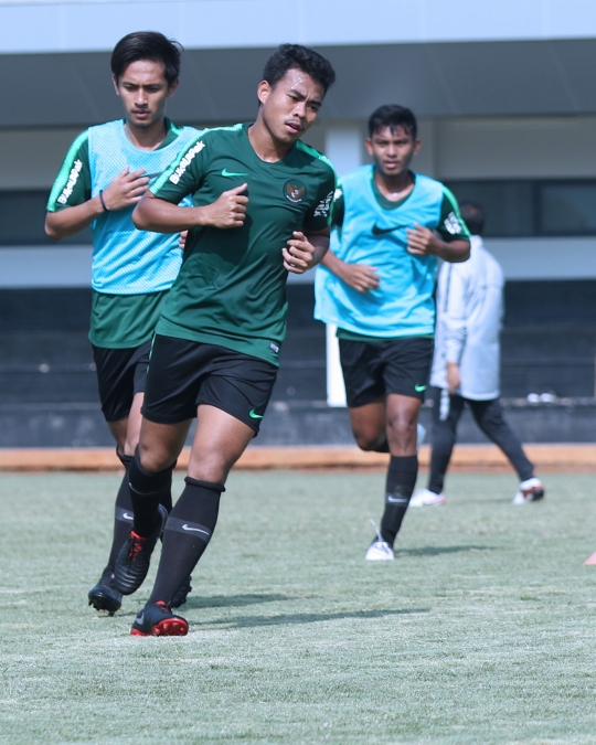 Timnas Indonesia U-19 latihan matangkan pola permainan