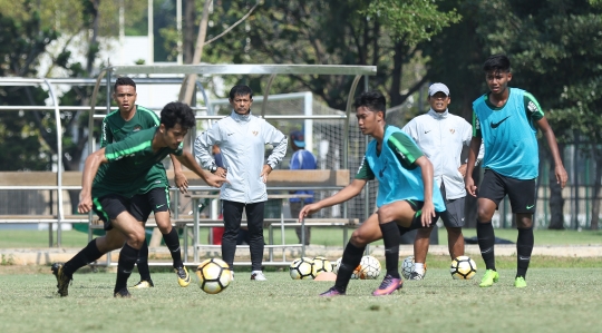 Timnas Indonesia U-19 latihan matangkan pola permainan