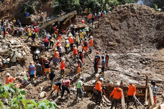 Tanah longsor akibat Topan Mangkhut kubur puluhan orang di Filipina