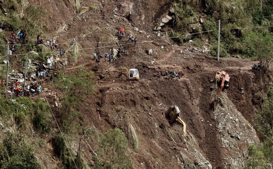 Tanah longsor akibat Topan Mangkhut kubur puluhan orang di Filipina