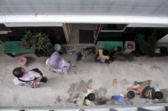 Denyut kehidupan di Shelter Kampung Kunir