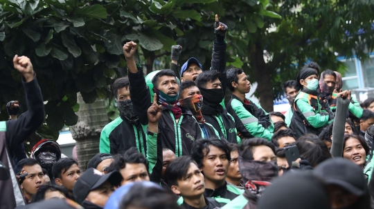 Aksi ribuan driver geruduk kantor Grab Indonesia