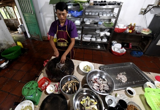 Restoran di Vietnam suguhkan ular menjadi menu utamanya