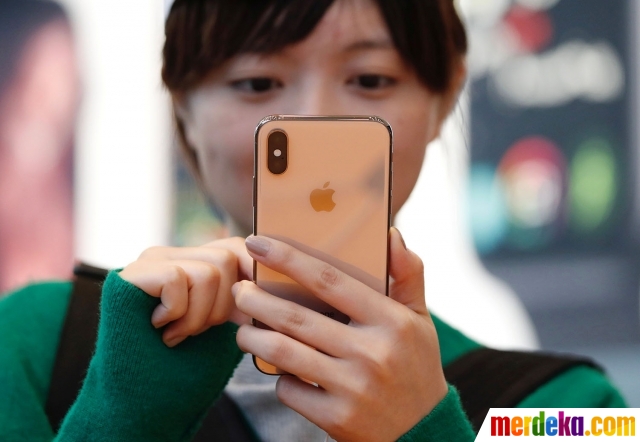 Foto : Antusias pecinta Apple berburu iPhone XS dan iPhone 