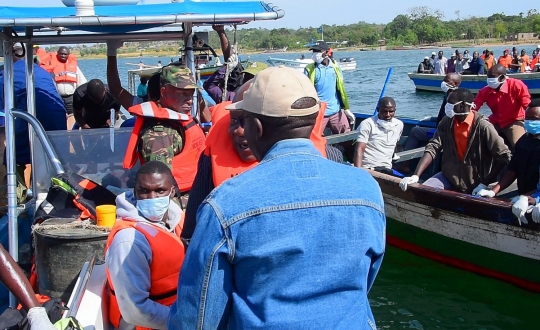 Tim penyelamat terus cari korban kapal terbalik di Tanzania