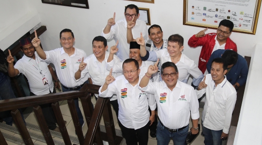 Para sekjen partai pendukung Jokowi-Ma'ruf Amin datangi KPU