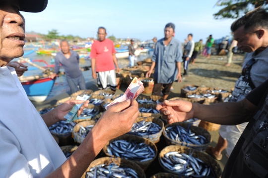Melimpahnya hasil tangkapan nelayan Sukabumi