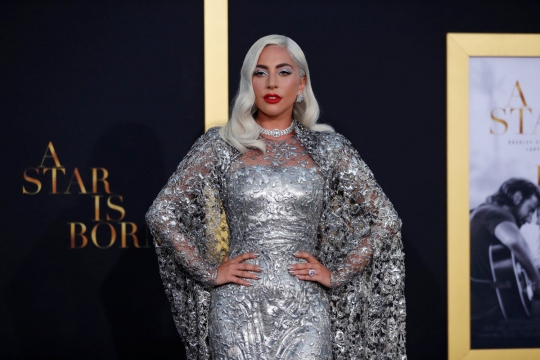 Gaya Lady Gaga di pemutaran perdana filmnya 'A Star Is Born'