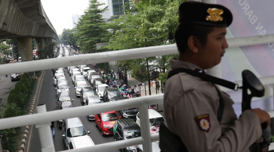 Aksi taksi online tutup sebagian ruas Jalan Iskandarsyah di Blok M