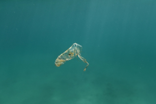 Penampakan aneka sampah di dasar laut Kroasia