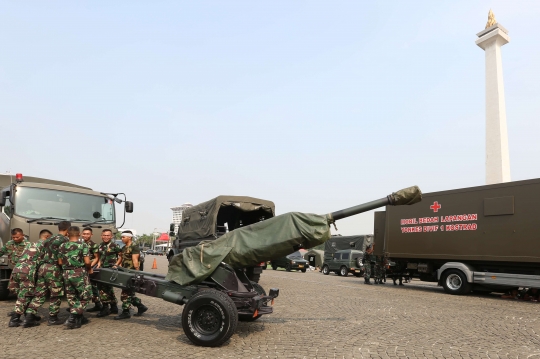 Peringati HUT ke-73 TNI, deretan alutsista dipamerkan di Monas