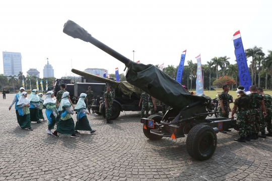 Peringati HUT ke-73 TNI, deretan alutsista dipamerkan di Monas