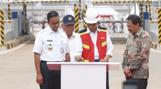 Presiden Jokowi resmikan Tol Depok-Antasari seksi 1