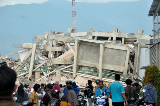 Tangis pilu keluarga korban gempa dan tsunami di Palu