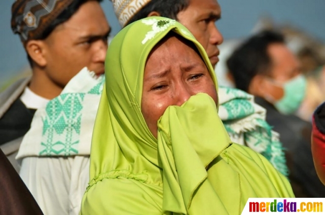 Tangis pilu korban gempa dan tsunami di Palu