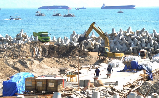 Pembangunan pelabuhan laut pengumpan di Sukabumi