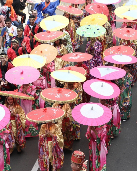 Pakaian adat ramaikan pawai obor Asian Para Games 2018