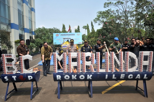 Pemusnahan rokok dan minuman keras ilegal senilai Rp 1,1 miliar