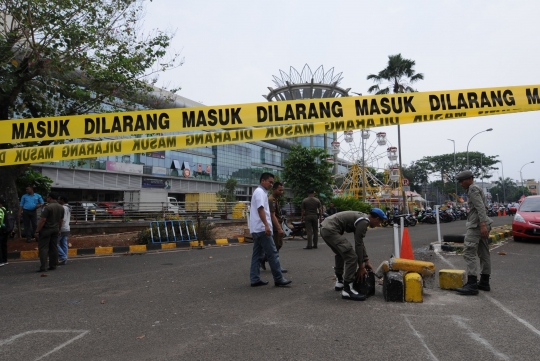 Tak berizin, lahan parkir di Tangerang Selatan disegel
