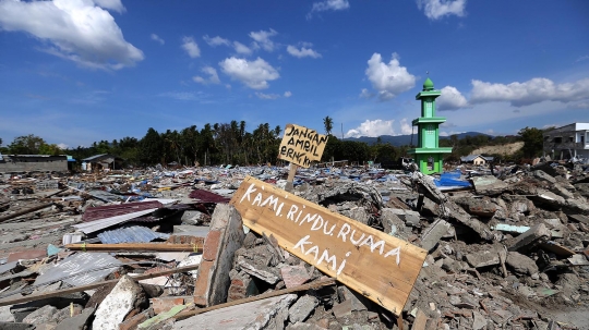 Jeritan korban gempa bumi dan tsunami Palu lewat coretan tangan