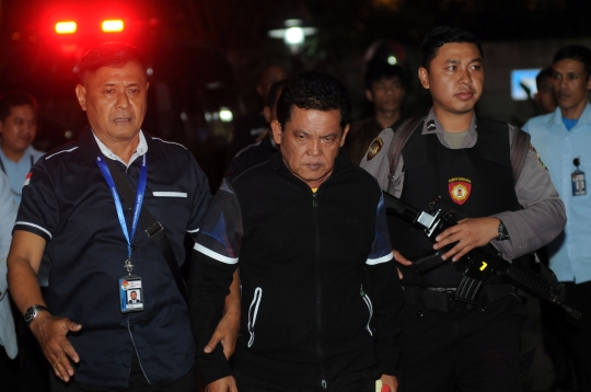 Ekspresi Wali Kota Pasuruan saat digelandang ke Gedung KPK