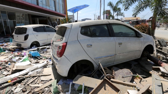 Menyedihkan, begini potret mobil korban gempa Palu yang dijarah