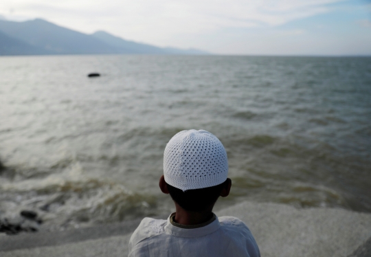 Tangis korban peringati seminggu tsunami Palu di Pantai Talise