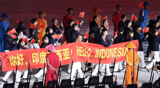 Parade atlet sejumlah negara meriahkan Asian Para Games 2018