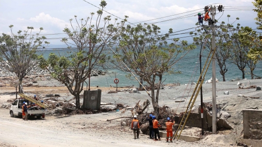 Perbaikan Listrik Pasca Gempa dan Tsunami Palu