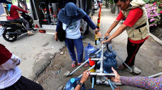 Air bersih untuk pengungsi korban gempa dan tsunami Palu