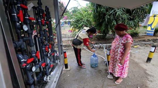 Air bersih untuk pengungsi korban gempa dan tsunami Palu