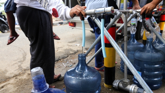 Air bersih untuk pengungsi korban gempa dan tsunami Palu