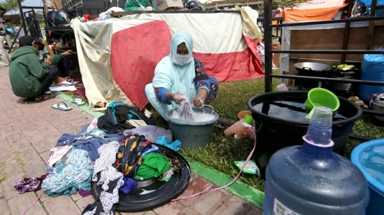 Potret kehidupan pengungsi korban gempa Palu tinggal di tenda-tenda darurat